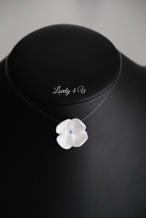 chokere argint, colier cu fir invizibil, colier la baza gatului, accesorii mireasa, accesorii nunta, bijuterii din cristale, bijuterii elegante perle, bijuterii handmade mireasa, bijuterii mireasa, bijuterii nunta, bijuterii perle,  colier mireasa, colier nylon cu cristal, colier Swarovski mireasa, colier tip choker, coliere handmade, lantisor la baza gatului, modele chokere, swarovski [1]