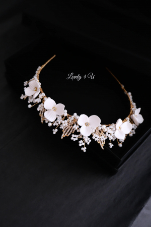 Coronita cu flori mireasa, Tiara mireasa cu flori, bijuterii mireasa, bijuterii par, bridal hairstyles, coafuri mirese, coronita mireasa, coronita printesa, de pus in par, decoratiuni par mireasa, diademe mireasa, tiara mireasa [1]