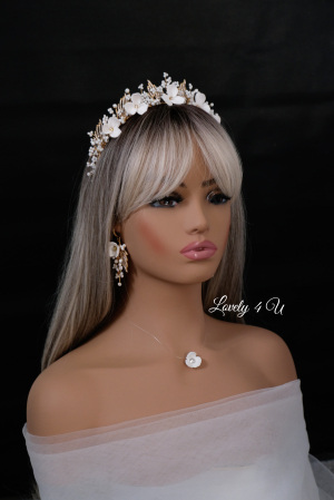 Coronita cu flori mireasa, Tiara mireasa cu flori, bijuterii mireasa, bijuterii par, bridal hairstyles, coafuri mirese, coronita mireasa, coronita printesa, de pus in par, decoratiuni par mireasa, diademe mireasa, tiara mireasa [12]