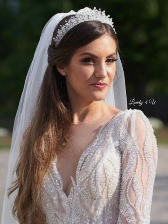 coronita mireasa,Diadema IVONNA – Coroniță Mireasă Handmade cu Cristale Aurora Borealis, Coroniță Regală IVONNA – Accesoriu de Lux pentru Mireasă, Diadema IVONNA – Strălucire și Eleganță pentru Ziua Nunții, Diadema Handmade IVONNA – Cristale și Argint pentru Coafuri Elegante, Coroniță IVONNA – Accesoriu de Păr Premium pentru Mirese, Diadema IVONNA – Design Sofisticat cu Reflexii Aurora Borealis, Coroniță de Poveste IVONNA – Eleganță și Strălucire Handmade, Diadema Placată cu Argint IVONNA – Accesoriu Rafinat de Mireasă, Coroniță pentru Coafuri de Vis – Model IVONNA Handmade, Diadema IVONNA – Strălucește în Ziua Nunții cu un Accesoriu Unicat, diadema cristale mireasa, coronita mireasa printesa, diadema nunta, diadema statement, diadema Swarovski, tiara mireasa, tiara statement, tiara Swarovski, accesorii LOVELY 4 U, CORONITA MIREASA CU CRISTALE, coronita mireasa cu cristale, coronita mireasa cu pietricele, accesori lovely 4u, coronita mireasa timisoara, coronita mireasa cluj, coronita mireasa bucuresti, coronita mireasa brasov, coronita mireasa constanta, bijuterii mireasa cu cristale, coronite mireasa handmade, coronita 2024, mireasa 2024, coafura mireasa cu coronita, coafuri mireasa cu coroata, tiara mireasa cu cristale, lovely for you, [2]