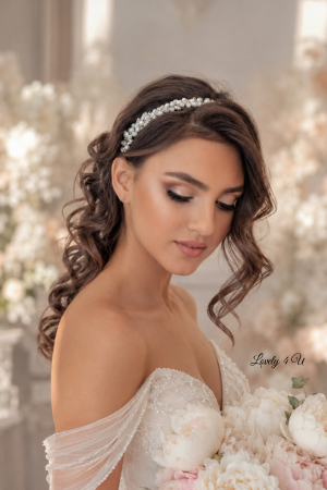 CORONITE  si TIARE - Coronita mireasa cu perle, Coronita Lovely 4 u, BENTITA MIREASA, Coronița ALICE – Accesoriu Handmade Elegant pentru Mirese | LOVELY 4 U ,  Coronița ALICE – Rafinament și Strălucire pentru Ziua Nunții | Lovely 4 U,  Diademă Mireasă ALICE – Coroniță Handmade cu Perle și Cristale,  Coronița ALICE – Accesoriu Mireasă Placat cu Argint 925 | Lovely 4 U,  Coronița de Mireasă ALICE – Eleganță și Stil pentru Evenimente Speciale,  Accesoriu Handmade ALICE – Coroniță de Lux pentru Coafuri Mireasă,  Coronița ALICE – Strălucire și Autenticitate pentru Nunta Ta | Lovely 4 U,DIADEMA FLEXIBILA MIREASA, ACCESORII PAR MIREASA, BENTITA  CU PERLE MIREASA, ACCESORII DE PAR MIREASA, CORONITA MIREASA, CORONITA FLEXIBILA MIREASA, BENTITE MIRESE, ACCESORII NUNTA