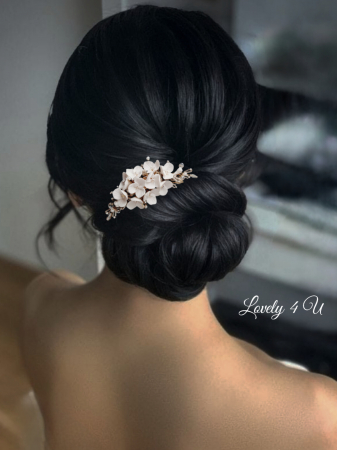 diademă mireasă handmade, diademă mireasă flori albe, pieptăn mireasă Swarovski, accesorii mireasă premium, tiară mireasă placată cu aur, diademă mireasă elegantă, pieptăn mireasă handmade, accesorii păr nuntă,  bijuterii păr mireasă, accesorii pentru mirese timisoara, magazin bijuterii mirese bucuresti, accesorii mirese cluj, [2]