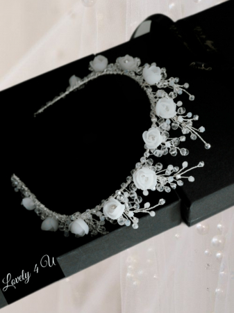 CORONITE  si TIARE - CORONITA MIREASA, ACCESORII LOVELY 4 U, CORONITA CU CRISTALE, DIADEMA MIREASA, ACCESORII DE PAR MIREASA, TIARA BIJUTERII MIREASA, AGRAFA MIREASA,TIARA MIREASA, ACCESORII COC MIREASA, COAFURA MIREASA,Coronita floarea soarelui, Accesorii Lovely 4 U,  coronita cu trandafiri, Diadema mireasa, CORONITA MIREASA, ACCESORII DE PAR MIREASĂ, BIJUTERII trandafiri, TIARA MIREASĂ, AGRAFA trandafiri,TIARA, accesoriu auriu mireasa, accesoriu pentru par, coronita argintie, coronita mireasa, diadema mireasa, tiara cu frunze aurii, TIARA MIREASA, tiara nunta, accesorii LOVELY 4 U, Coronita de lux, mireasa 2024, coronita cu perle mireasa, coroana mireasa, coronita inalta mireasa, coronita premium, coronite de par pentru mirese