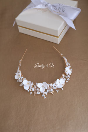 Coronita cu flori mireasa, Tiara mireasa cu flori, bijuterii mireasa, bijuterii par, bridal hairstyles, coafuri mirese, coronita mireasa, coronita printesa, de pus in par, decoratiuni par mireasa, diademe mireasa, tiara mireasa [4]