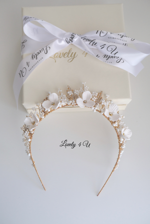 Coronita cu flori mireasa, Tiara mireasa cu flori, bijuterii mireasa, bijuterii par, bridal hairstyles, coafuri mirese, coronita mireasa, coronita printesa, de pus in par, decoratiuni par mireasa, diademe mireasa, tiara mireasa [2]