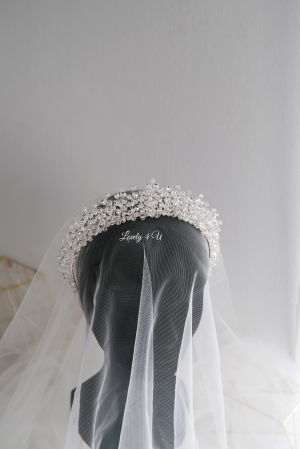 coronita mireasa,Diadema IVONNA – Coroniță Mireasă Handmade cu Cristale Aurora Borealis, Coroniță Regală IVONNA – Accesoriu de Lux pentru Mireasă, Diadema IVONNA – Strălucire și Eleganță pentru Ziua Nunții, Diadema Handmade IVONNA – Cristale și Argint pentru Coafuri Elegante, Coroniță IVONNA – Accesoriu de Păr Premium pentru Mirese, Diadema IVONNA – Design Sofisticat cu Reflexii Aurora Borealis, Coroniță de Poveste IVONNA – Eleganță și Strălucire Handmade, Diadema Placată cu Argint IVONNA – Accesoriu Rafinat de Mireasă, Coroniță pentru Coafuri de Vis – Model IVONNA Handmade, Diadema IVONNA – Strălucește în Ziua Nunții cu un Accesoriu Unicat, diadema cristale mireasa, coronita mireasa printesa, diadema nunta, diadema statement, diadema Swarovski, tiara mireasa, tiara statement, tiara Swarovski, accesorii LOVELY 4 U, CORONITA MIREASA CU CRISTALE, coronita mireasa cu cristale, coronita mireasa cu pietricele, accesori lovely 4u, coronita mireasa timisoara, coronita mireasa cluj, coronita mireasa bucuresti, coronita mireasa brasov, coronita mireasa constanta, bijuterii mireasa cu cristale, coronite mireasa handmade, coronita 2024, mireasa 2024, coafura mireasa cu coronita, coafuri mireasa cu coroata, tiara mireasa cu cristale, lovely for you, [5]