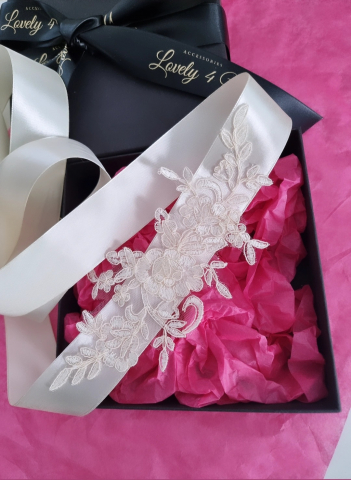 Accesorii Lovely 4 u, Accesorii talie mireasa, Cordon mireasa, Esarfa pentru dezgatit, Accesorii mireasa dezgatit, Esarfe mireasa, Esarfa dezgatitul miresei, Bentita mireasa, Coronita mireasa,  Tiara [3]