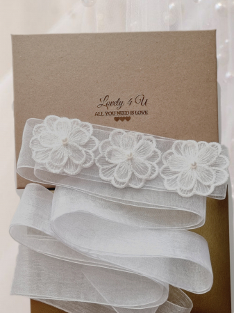 ESARFA DEZGATIT MIREASA, TRADITIE DEZGATIT MIREASA, ESARFE MIRESE, ESARFE NUNTA, ESARFA CU FLORI PENTRU DEZGATIT, ESARFE LOVELY 4U, BRAU MIREASA,CORDON ROCHIE MIREASA, CURELUSA MIREASA, ACCESORII2024, BENTITA DEZGATIT MIREASA, ORNAMENTE PAR MIREASA