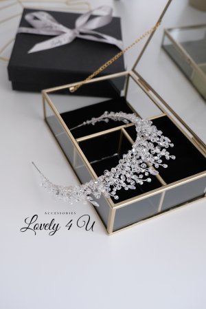 Coroniță mireasa, Diadema mireasa, Tiară mireasa, Coronita de par mireasa,DIADEMA MIREASA, ACCESORII DE PAR MIREASA,  Tiara mireasa cu pietricele, Coronita cristale. accesoriu auriu mireasa, accesoriu pentru par, coronita aurie, coronita mireasa, diadema mireasa, tiara cu frunze aurii, TIARA MIREASA, tiara nunta, accesorii LOVELY 4 U, Coronita de lux, mireasa 2024, coronita cu perle mireasa, coroana mireasa, coronita inalta mireasa, coronita premium, coronite de par pentru mirese [15]
