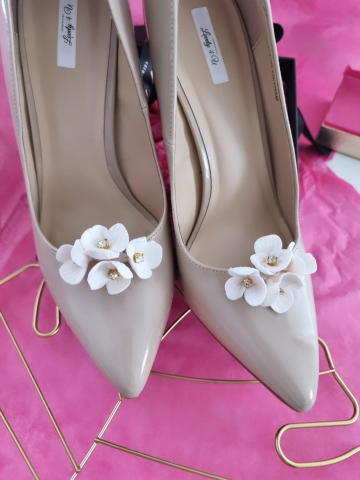 CLIPSURI PANTOFI MIREASA, ACCESORII PANTOFI MIREASA, PANTOFI MIREASA, ACCESORII MIREASA CU FLORI, ACCESORII LOVELY 4 U, CLIPSURI CU PERLE SI FLORI , ACCESORII PENTRU PANTOFI, CLIPSURI PENTRU PANTOFI MIREASA, BIJUTERII MIREASA CU FLORI [5]