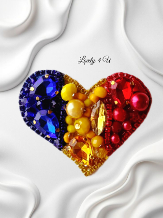 BROSE - CADOURI - BIJUTERII - Broșă handmade Inimă Tricoloră – Bijuterie unicat Lovely 4 U cu cristale și perle, realizată manual în România