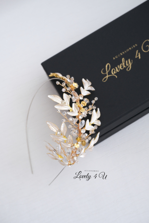 Coronita Swarovski, Coronita mireasa, Tiara mireasa, Diadema mireasa, Accesorii de par mireasa, Accesorii de par pentru mirese, Bijuterii mireasa, Accesori Lovely 4 U, coafuri mireasa 2024, Mireasa2024, Coronita asimetrica, coronita cu frunze, Coronita swarovski [5]