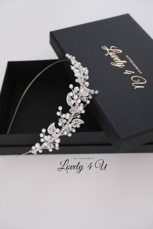 CORONITA ASIMETRICA, coronita LOVELY 4 U, coronita cu frunze, coronita asimetrica mireasa, coronita cu perle, bentita mireasa cu perle, bentita cu frunzulite argintii, accesorii nunta, accesorii de par pentru mirese, accesorii de par mirese, coronite handmade, accesorii romania, accesorii mireasa timisoara, accesorii mireasa bucuresti, accesorii de par mireasa cluj, set mireasa [2]