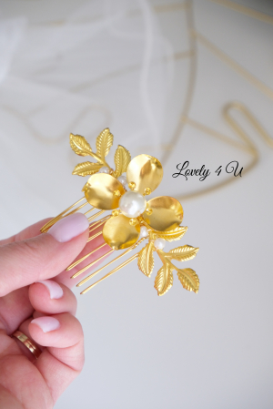 AGRAFA PAR MIREASA, ACCESORIUL LATERAL MIREASA, ACCESORII LOVELY 4 U, AGRAFA FRUNZE AURII, PERLE SWAROVSKI, FRUNZE METALICE AURII, FIR PLACAT CU AUR, PIEPTAN MIREASA, DIADEMA MIREASA, ACCESORIU PAR MIREASA, ACCESORII DE PAR MIRESE, ACCESORII NUNTA, ACCESORII CU PERLE, DIADEMA CU PERLE, PIEPTAN VOAL MIREASA, BIJUTERII PAR MIREASA, CORONITA, AGRAFA COC SWAROVSKI [7]
