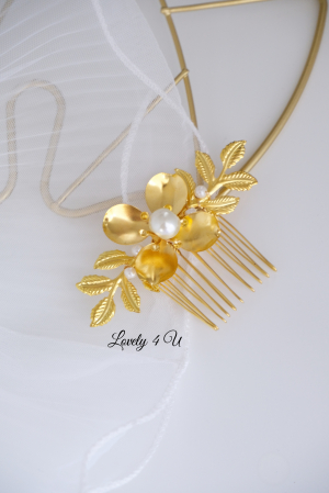 AGRAFA PAR MIREASA, ACCESORIUL LATERAL MIREASA, ACCESORII LOVELY 4 U, AGRAFA FRUNZE AURII, PERLE SWAROVSKI, FRUNZE METALICE AURII, FIR PLACAT CU AUR, PIEPTAN MIREASA, DIADEMA MIREASA, ACCESORIU PAR MIREASA, ACCESORII DE PAR MIRESE, ACCESORII NUNTA, ACCESORII CU PERLE, DIADEMA CU PERLE, PIEPTAN VOAL MIREASA, BIJUTERII PAR MIREASA, CORONITA, AGRAFA COC SWAROVSKI [5]