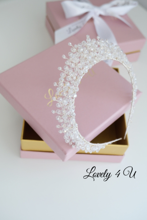 coronita mireasa,Diadema IVONNA – Coroniță Mireasă Handmade cu Cristale Aurora Borealis, Coroniță Regală IVONNA – Accesoriu de Lux pentru Mireasă, Diadema IVONNA – Strălucire și Eleganță pentru Ziua Nunții, Diadema Handmade IVONNA – Cristale și Argint pentru Coafuri Elegante, Coroniță IVONNA – Accesoriu de Păr Premium pentru Mirese, Diadema IVONNA – Design Sofisticat cu Reflexii Aurora Borealis, Coroniță de Poveste IVONNA – Eleganță și Strălucire Handmade, Diadema Placată cu Argint IVONNA – Accesoriu Rafinat de Mireasă, Coroniță pentru Coafuri de Vis – Model IVONNA Handmade, Diadema IVONNA – Strălucește în Ziua Nunții cu un Accesoriu Unicat, diadema cristale mireasa, coronita mireasa printesa, diadema nunta, diadema statement, diadema Swarovski, tiara mireasa, tiara statement, tiara Swarovski, accesorii LOVELY 4 U, CORONITA MIREASA CU CRISTALE, coronita mireasa cu cristale, coronita mireasa cu pietricele, accesori lovely 4u, coronita mireasa timisoara, coronita mireasa cluj, coronita mireasa bucuresti, coronita mireasa brasov, coronita mireasa constanta, bijuterii mireasa cu cristale, coronite mireasa handmade, coronita 2024, mireasa 2024, coafura mireasa cu coronita, coafuri mireasa cu coroata, tiara mireasa cu cristale, lovely for you, [22]