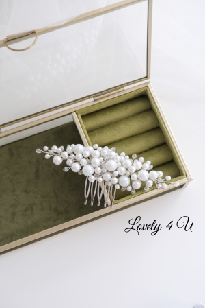 Accesoriu par mireasa, cristale Accesorii par mireasa, Accesoriu JESY – Eleganță și Strălucire pentru Mirese, Accesoriu Handmade JESY – Perle și Cristale Transparente, JESY – Accesoriu de Păr Mireasă, Placat cu Argint 925, Accesoriu JESY – Perfect pentru Cocuri și Coafuri Romantice, JESY – Accesoriu de Lux pentru Fixarea Voalului, Accesoriu de Păr JESY – Design Elegant și Versatil, JESY – Accesoriu Mireasă cu Perle și Cristale,accesoriu par mireasa, agrafa mireasa, cluj napoca, diadema cu flori., diadema ivory, diadema trandafiri, mireasa bucuresti, mireasa cluj, pieptene mireasa, [11]