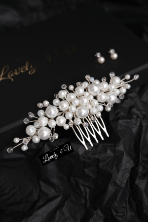 Accesoriu par mireasa, cristale Accesorii par mireasa, Accesoriu JESY – Eleganță și Strălucire pentru Mirese, Accesoriu Handmade JESY – Perle și Cristale Transparente, JESY – Accesoriu de Păr Mireasă, Placat cu Argint 925, Accesoriu JESY – Perfect pentru Cocuri și Coafuri Romantice, JESY – Accesoriu de Lux pentru Fixarea Voalului, Accesoriu de Păr JESY – Design Elegant și Versatil, JESY – Accesoriu Mireasă cu Perle și Cristale,accesoriu par mireasa, agrafa mireasa, cluj napoca, diadema cu flori., diadema ivory, diadema trandafiri, mireasa bucuresti, mireasa cluj, pieptene mireasa, [6]