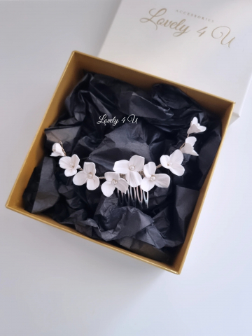 accesoriu de par mireasa, accesoriu de par mirese, accesoriu nunta,  pieptan voal mireasa, accesoriu coc mireasa, diadema lovely 4u, accesorii nunta, accesoriu romantic, agrafa mireasa, bijuterii mireasa, coafuri mireasa si diadema, diadema cu flori., flori diadema, diadema ieftina mireasa, nunta bucuresti, nunta cluj, mireasa 2024 [1]