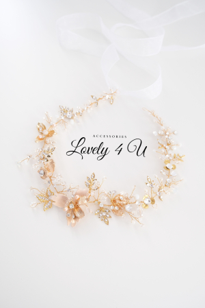Diadema mireasa, Coroniță mireasa aurie, Accesorii Lovely 4 U, Diadema KARINA Princess – Accesoriu Handmade Elegant pentru Mirese, Diadema KARINA Princess – Strălucire Aurie cu Cristale Swarovski, Diadema KARINA Princess – Design Romantic și Sofisticat, Diadema KARINA Princess – Accesoriu de Lux Placat cu Aur 18K, Diadema KARINA Princess – Perfectă pentru Cocuri și Coafuri Împletite, Diadema KARINA Princess – Accesoriu Versatil pentru Mirese, Diadema KARINA Princess – Strălucire și Eleganță pentru Evenimente Speciale, Accesorii nuntă, Accesorii de lux nuntă, Bijuterii păr mireasă Accesoriu lung mireasa,  Diadema mireasa cu pietricele, Diadema, Bentiță mireasa cu Swarovski, Bentiță aurie, Bentițe mireasă [7]