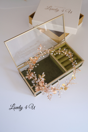 Diadema mireasa, Coroniță mireasa aurie, Accesorii Lovely 4 U, Diadema KARINA Princess – Accesoriu Handmade Elegant pentru Mirese, Diadema KARINA Princess – Strălucire Aurie cu Cristale Swarovski, Diadema KARINA Princess – Design Romantic și Sofisticat, Diadema KARINA Princess – Accesoriu de Lux Placat cu Aur 18K, Diadema KARINA Princess – Perfectă pentru Cocuri și Coafuri Împletite, Diadema KARINA Princess – Accesoriu Versatil pentru Mirese, Diadema KARINA Princess – Strălucire și Eleganță pentru Evenimente Speciale, Accesorii nuntă, Accesorii de lux nuntă, Bijuterii păr mireasă Accesoriu lung mireasa,  Diadema mireasa cu pietricele, Diadema, Bentiță mireasa cu Swarovski, Bentiță aurie, Bentițe mireasă [5]