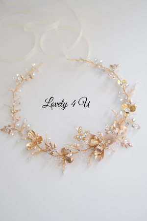 Diadema mireasa, Coroniță mireasa aurie, Accesorii Lovely 4 U, Diadema KARINA Princess – Accesoriu Handmade Elegant pentru Mirese, Diadema KARINA Princess – Strălucire Aurie cu Cristale Swarovski, Diadema KARINA Princess – Design Romantic și Sofisticat, Diadema KARINA Princess – Accesoriu de Lux Placat cu Aur 18K, Diadema KARINA Princess – Perfectă pentru Cocuri și Coafuri Împletite, Diadema KARINA Princess – Accesoriu Versatil pentru Mirese, Diadema KARINA Princess – Strălucire și Eleganță pentru Evenimente Speciale, Accesorii nuntă, Accesorii de lux nuntă, Bijuterii păr mireasă Accesoriu lung mireasa,  Diadema mireasa cu pietricele, Diadema, Bentiță mireasa cu Swarovski, Bentiță aurie, Bentițe mireasă [16]