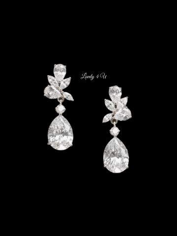Cercei mireasa, Bijuterii mireasa, CERCEI LOVELY 4 U, CERCEI ELEGANTI, CERCEI PREMIUM, CERCEI REALIZATI MANUAL, CERCEI DE LUX, CERCEI NUNTA, NUNTA 2024, ACCESORII NUNTA, ACCESORII LOVELY 4U, BIJUTERII  accesorii lovely 4 u, cercei aur alb mireasa, cercei 2024 , cercei cu pietre, cercei cubic ziconia,  cercei lungi mireasa, bijuterii argint, bijuterii mireasa, bijuterii nunta, bijuterii ziconiu, cadouri pentru ea, cercei argint, cercei cristale swarovski, cercei discreti, cercei eleganti mireasa, cercei handmade, cercei mireasa, cercei picaturi mireasa, cercei pietre swarovski, cercei stralucitori mireasa, pietre swarovski mireasa [3]