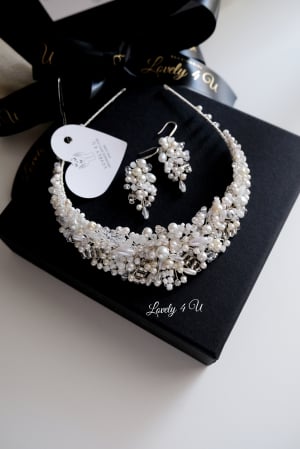 CORONITE  si TIARE - CORONITA MIREASA, DIADEMA MIREASA, CORONITA MIREASA, DIADEMA MIREASA,  BIJUTERII PAR MIREASA, CORONITA ROMANIA, TIARA MIREASA, ACCESORII LOVELY 4 U, CORONITA CU PERLE, CORONITE MIRESE, DIADEME MIRESE, Accesorii nunta, CORONITA MIREASA CU PERLE, COROANA, set coronita si cercei mireasa, coronita mireasa cu perle, coronita mireasa cu frunze, coronita si cercei mireasa, tiara mireasa, tiara si cercei mireasa, coronita handmade, coronita personalizata mireasa, coronite de par mirese, coafuri cu coronita mirese, coafuri cu diademe mirese, set accesorii mireasa, set bijuterii mireasa, coronita premium mireasa BIJUTERII PAR MIREASA, TIARA MIREASA, ACCESORII LOVELY 4 U, CORONITA CU PERLE, CORONITE MIRESE, DIADEME MIRESE, Accesorii nunta, CORONITA MIREASA CU PERLE, COROANA