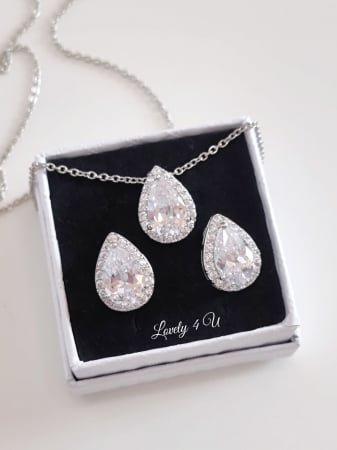 SET AUR , BIJUTERII AUR, SET ARGINTIU, CERCEI MICI , PIETRE ZIRCONIU, BIJUTERII ZIRCONIU, CUBIC ZIRCONIU, ACCESORII LOVELY 4 U, ACCESORII MIREASA, BIJUTERII MIREASA, BIJUTERII ARGINTII, CERCEI  RODIU, cercei picatura, lantisor cu pandativ, bijuterii mireasa cu zirconiu, bijuterii eveniment, accesorii nunta, accesorii nasa, accesorii si bijuterii cununie [11]