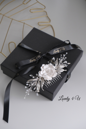 Diadema cu flori, peony accesorii, bijuterii cu flori bujori, tiara cu flori, pieptan voal mireasa cu flori, accesorii lovely 4 u , accesorii 2024, agrafa par mireasa, accesorii par nunta, accesoriu de par lateral, bijuterii argint, bijuterii cristale, bijuterii mireasa, accesorii mireasa, accesorii mireasa, accesorii pentru par, [5]