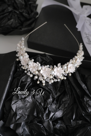 tiara cu flori mireasa, tiara flori mici, TIARA MIREASA, CORONITA MIREASA CU FLORI, CORONITA MIREASA CU PERLE, TIARA MIREASA HANDMADE, SET ACCESORII MIREASA, SET BIJUTERII MIREASA, CORONITA SI CERCEI MIREASA, SET DIADEMA SI CERCEI MIREASA, ACCESORII PER MIREASA, TIARA [1]