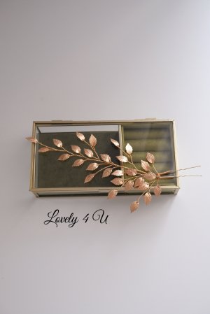 Accesorii mirese, Accesorii nasa , Agrafa stil grecesc,Diadema LORIS – Accesoriu Handmade Elegant pentru Mirese, Diadema LORIS – Frunzulițe Metalice Placate cu Aur 18K, Diadema LORIS – Design Sofisticat și Natural, Diadema LORIS – Perfectă pentru Cocuri și Împletituri, Diadema LORIS – Accesoriu Versatil pentru Mirese, Diadema LORIS – Varianta Argintie cu Pietricele Verzi, Diadema LORIS – Strălucire și Eleganță pentru Evenimente Speciale, Accesorii de par cu frunze aurii,Accesorii  frunza, accesoriu de par mirese cu frunze, bijuterii par mireasa, agrafe coc mireasa, Accesorii stil grecesc, Accesorii LOVELY 4 U [6]