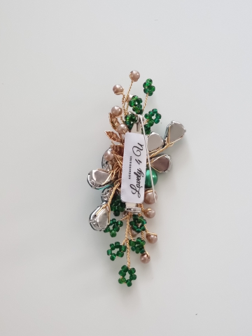 Lucy - Brosa aurie handmade cu pietricele verzi [2]
