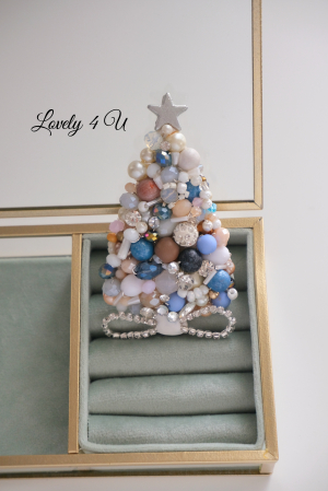 BROSA BRAD , ACCESORII LOVELY 4 U, BIJUTERII LOVELY 4 U, BIJUTERII ACCESORII POM DE CRĂCIUN, BROSE ELEGANTE, CADOU CRACIUN, BIJUTERII CRACIUN, BIJUTERII, BROSE, CADOU DE LUX, ACCESORII DE LUX, IDEI CADOU [4]