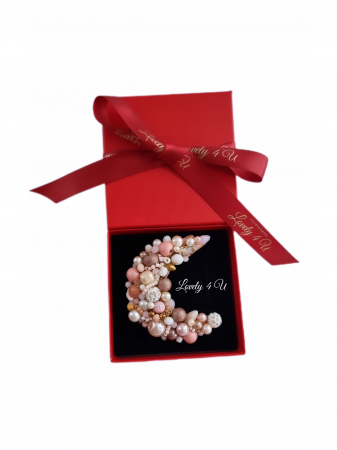 BROSA BRAD , ACCESORII LOVELY 4 U, accesorii lovely 4 u, cadou timisoara, brosa coroni de iarna cu pietre colorate, brose colorate, brose craciun, brose cu pietre naturale, brose handmade, brose handmade colorate de craciun, brose pietre semipretioase, cadouri copii craciun, cadouri craciun, cadouri de craciun, cadouri de craciun pentru copii, cadouri de craciun pentru fete,  BIJUTERII LOVELY 4 U, BIJUTERII ACCESORII POM DE CRĂCIUN, BROSE ELEGANTE, CADOU CRACIUN, BIJUTERII CRACIUN, BIJUTERII, BROSE, CADOU DE LUX, ACCESORII DE LUX, IDEI CADOU [2]