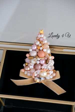 BROSA BRAD , ACCESORII LOVELY 4 U, BIJUTERII LOVELY 4 U, BIJUTERII ACCESORII POM DE CRĂCIUN, BROSE ELEGANTE, CADOU CRACIUN, BIJUTERII CRACIUN, BIJUTERII, BROSE, CADOU DE LUX, ACCESORII DE LUX, IDEI CADOU [2]