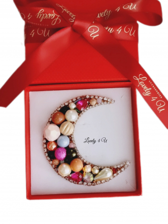 BROSA BRAD , ACCESORII LOVELY 4 U, accesorii lovely 4 u, cadou timisoara, brosa coroni de iarna cu pietre colorate, brose colorate, brose craciun, brose cu pietre naturale, brose handmade, brose handmade colorate de craciun, brose pietre semipretioase, cadouri copii craciun, cadouri craciun, cadouri de craciun, cadouri de craciun pentru copii, cadouri de craciun pentru fete,  BIJUTERII LOVELY 4 U, BIJUTERII ACCESORII POM DE CRĂCIUN, BROSE ELEGANTE, CADOU CRACIUN, BIJUTERII CRACIUN, BIJUTERII, BROSE, CADOU DE LUX, ACCESORII DE LUX, IDEI CADOU [2]