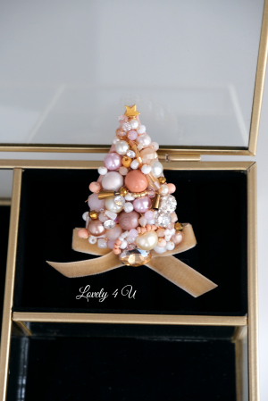 BROSA BRAD , ACCESORII LOVELY 4 U, BIJUTERII LOVELY 4 U, BIJUTERII ACCESORII POM DE CRĂCIUN, BROSE ELEGANTE, CADOU CRACIUN, BIJUTERII CRACIUN, BIJUTERII, BROSE, CADOU DE LUX, ACCESORII DE LUX, IDEI CADOU [3]