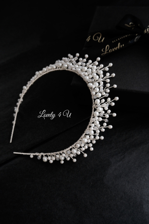accesorii handmade, accesorii nunta, accesorii par mireasa, accesoriu auriu mireasa, accesoriu pentru par, coronita aurie, coronita mireasa, diadema mireasa, tiara cu frunze aurii, TIARA MIREASA, tiara nunta, accesorii LOVELY 4 U, Coronita de lux, mireasa 2024, coronita cu perle mireasa, coroana mireasa, coronita inalta mireasa, coronita premium, coronite de par pentru mirese, accesoriu par desfacut mireasa, aranjamente par, bijuterii mireasa, bijuterii par, bridal hairstyles, coafuri mirese, coronita mireasa, coronita printesa, de pus in par, decoratiuni par mireasa, diademe mireasa, tiara mireasa [20]