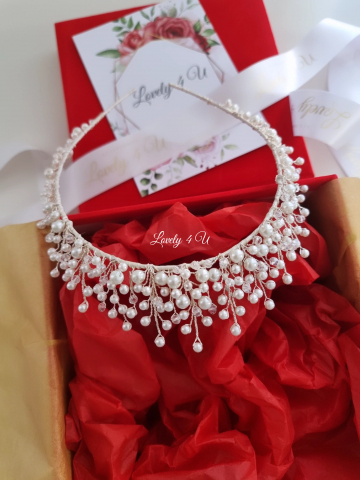 accesorii handmade, accesorii nunta, accesorii par mireasa, accesoriu auriu mireasa, accesoriu pentru par, coronita aurie, coronita mireasa, diadema mireasa, tiara cu frunze aurii, TIARA MIREASA, tiara nunta, accesorii LOVELY 4 U, Coronita de lux, mireasa 2024, coronita cu perle mireasa, coroana mireasa, coronita inalta mireasa, coronita premium, coronite de par pentru mirese, accesoriu par desfacut mireasa, aranjamente par, bijuterii mireasa, bijuterii par, bridal hairstyles, coafuri mirese, coronita mireasa, coronita printesa, de pus in par, decoratiuni par mireasa, diademe mireasa, tiara mireasa [2]