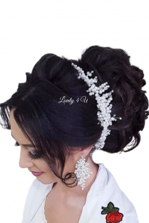 set mireasă, set bijuterii mireasă, diademă mireasă, cercei mireasă, accesorii mireasă, set mireasă perle, bijuterii mireasă handmade, set mireasă placat cu argint, set mireasă cristale, set mireasă elegant, set mireasă rafinat, set bijuterii nuntă, set mireasă lux, set bijuterii premium, set mireasă sofisticat, accesorii mireasă handmade, diademă mireasă handmade, cercei lungi mireasă, set mireasă cristale și perle, set mireasă romantic, set mireasă delicat, set mireasă personalizat, bijuterii mireasă România, accesorii nuntă, accesorii nașă, [13]