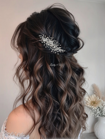 DIADEMA MIREASA CU CRISTALE, DIADEMA, ACCESORIU PAR MIREASA, CORONITA MIREASA, DIADEMA CU CRISRALE, AGRAFA PAR MIREASA, PIEPTAN VOAL MIREASA, MIREASA 2021, BIJUTERII MIREASA, ACCESORII LOVELY 4 U, BIJUTERII NUNTA, SET DIADEMA SI CERCEI MIREASA, DIADEMA CU PARUL DESFACUT, ACCESORII DE PAR PENTRU MIRESE, COAFURI MIREASA CU PARUL DESFACUT SI DIADEMA [12]