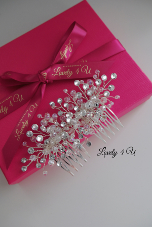 DIADEMA MIREASA CU CRISTALE, DIADEMA, ACCESORIU PAR MIREASA, CORONITA MIREASA, DIADEMA CU CRISRALE, AGRAFA PAR MIREASA, PIEPTAN VOAL MIREASA, MIREASA 2021, BIJUTERII MIREASA, ACCESORII LOVELY 4 U, BIJUTERII NUNTA, SET DIADEMA SI CERCEI MIREASA, DIADEMA CU PARUL DESFACUT, ACCESORII DE PAR PENTRU MIRESE, COAFURI MIREASA CU PARUL DESFACUT SI DIADEMA [14]