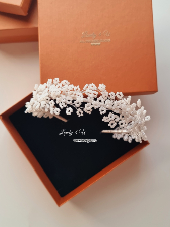 accesorii de lux mireasa,  coronita cu perle, coronita de lux, coronita lata mireasa, coronita mireasa handmade, coronita floarea miresei, diadema mireasa, nunta, nunta 2024, tiara, TIARA MIREASA, Coroniță minimalista, tiara mireasa, coroniță mireasa perle albe, diadema mireasa, coroană mireasa, accesorii cu perle mireasă, bentiță mireasa, accesorii Lovely 4 U, bijuterii par mireasă, diadema par mireasa, accesorii de par pentru mirese [3]