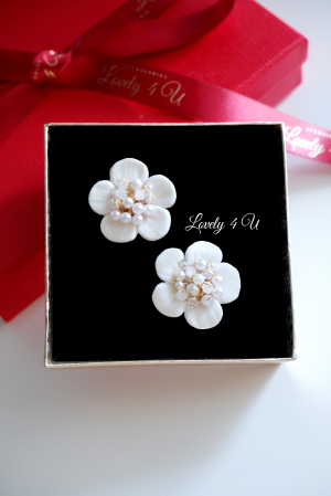Cercei mireasa, Bijuterii mireasa, CERCEI LOVELY 4 U, CERCEI ELEGANTI, CERCEI PREMIUM, CERCEI REALIZATI MANUAL, CERCEI DE LUX, CERCEI NUNTA, NUNTA 2023, CERCEI FLORALI, CERCEI SWAROVSKI, CERCEI MIREASA, Cercei cu perle mireasa, CERCEI CU FLORI, CERCEI AURII MIREASA, Cereci cu cristale swarovski [1]