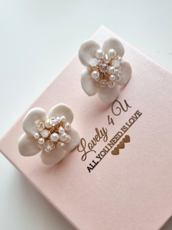 Cercei mireasa, Bijuterii mireasa, CERCEI LOVELY 4 U, CERCEI ELEGANTI, CERCEI PREMIUM, CERCEI REALIZATI MANUAL, CERCEI DE LUX, CERCEI NUNTA, NUNTA 2023, CERCEI FLORALI, CERCEI SWAROVSKI, CERCEI MIREASA, Cercei cu perle mireasa, CERCEI CU FLORI, CERCEI AURII MIREASA, Cereci cu cristale swarovski [24]