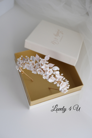 CORONITA CU FLORI, DIADEMA MIREASA, FLORI CIRES, ACCESORII DE LUX MIREASA, BIJUTERII DE LUX, COAFURI MIREASA, CORONITE MIREASA 2024, ACCESORII DE PAR MIREASA, COROANA MIREASA CU FLORI, MIREASA 2024 [8]