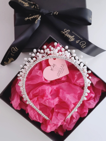 Coronita mireasa cu perle albe - Coronita printesa, Coronite si Tiare mireasa, ACCESORII LOVELY 4 U,ACCESORII LOVELY 4 U, CORONITA CU PERLE MIREASA, CORONITA INALTA MIREASA, CORONITA HANDMADE, TIARA MIREASA, CORONITE PENTRU MIRESE, TIARA PENTRU MIRESE CU PERLE, SET CORONITA SI CERCEI MIREASA, SET DIADEMA SI CERCEI MIREASA, SET BIJUTERII MIREASA CU PERLE, DIADEMA MIREASA SI CERCEI , CORONITA CERCEI SI BRATARA MIREASA, [3]