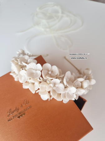 Coronita mireasă cu flori ivory REYA - CORONITA handmade bază placată cu argint, perle, cristale , și mesaj motivațional YOU ARE BEAUTIFUL - realizată manual in Romania [4]