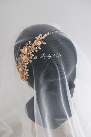 coroniță mireasă aurie, coroniță handmade nuntă, accesoriu păr mireasă, diademă cu flori, coroniță placată cu aur, coroniță asimetrică, coroniță eveniment elegant, coroniță romantică, coroniță cununie civilă, bijuterie păr mireasă, coroniță handmade România, Lovely 4 U, coroniță flori cristale, coroniță păr cu pietre, bentita mireasă unicat, accesoriu de păr handmade, coronita mireasa boho chic, coronita aurie nunta, [10]